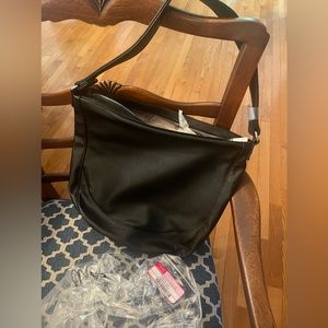 Midway hobo thirtyone. Brand new. Black medium size bag.